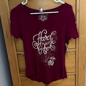 Hard Rock Cafe Women's Maroon Graphic Tee
